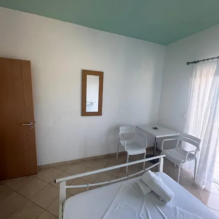 Eleonora & Kyriakos 게스트하우스 3*