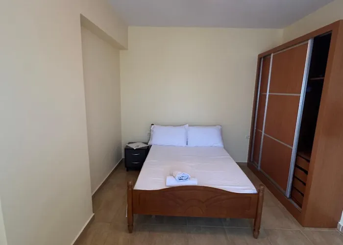 Guest house Eleonora & Kyriakos Himare