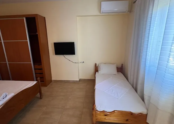 Eleonora & Kyriakos Himarë